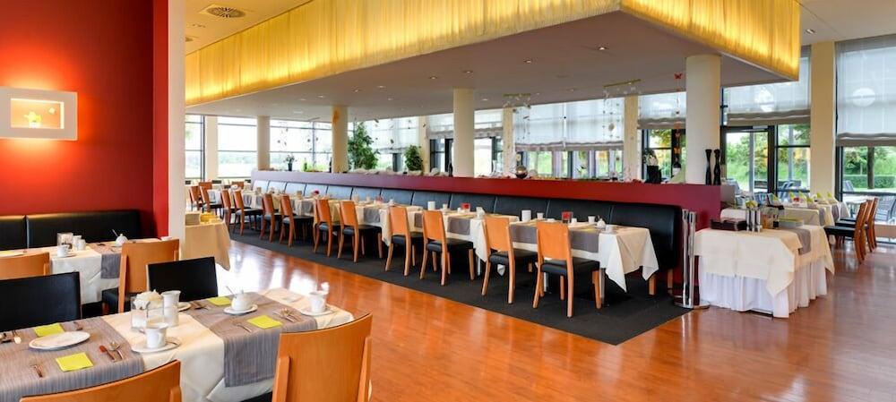 Novina Hotel Herzogenaurach Herzo-Base Dış mekan fotoğraf