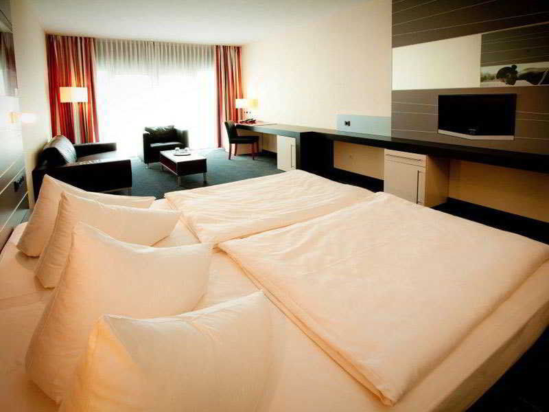 Novina Hotel Herzogenaurach Herzo-Base Dış mekan fotoğraf
